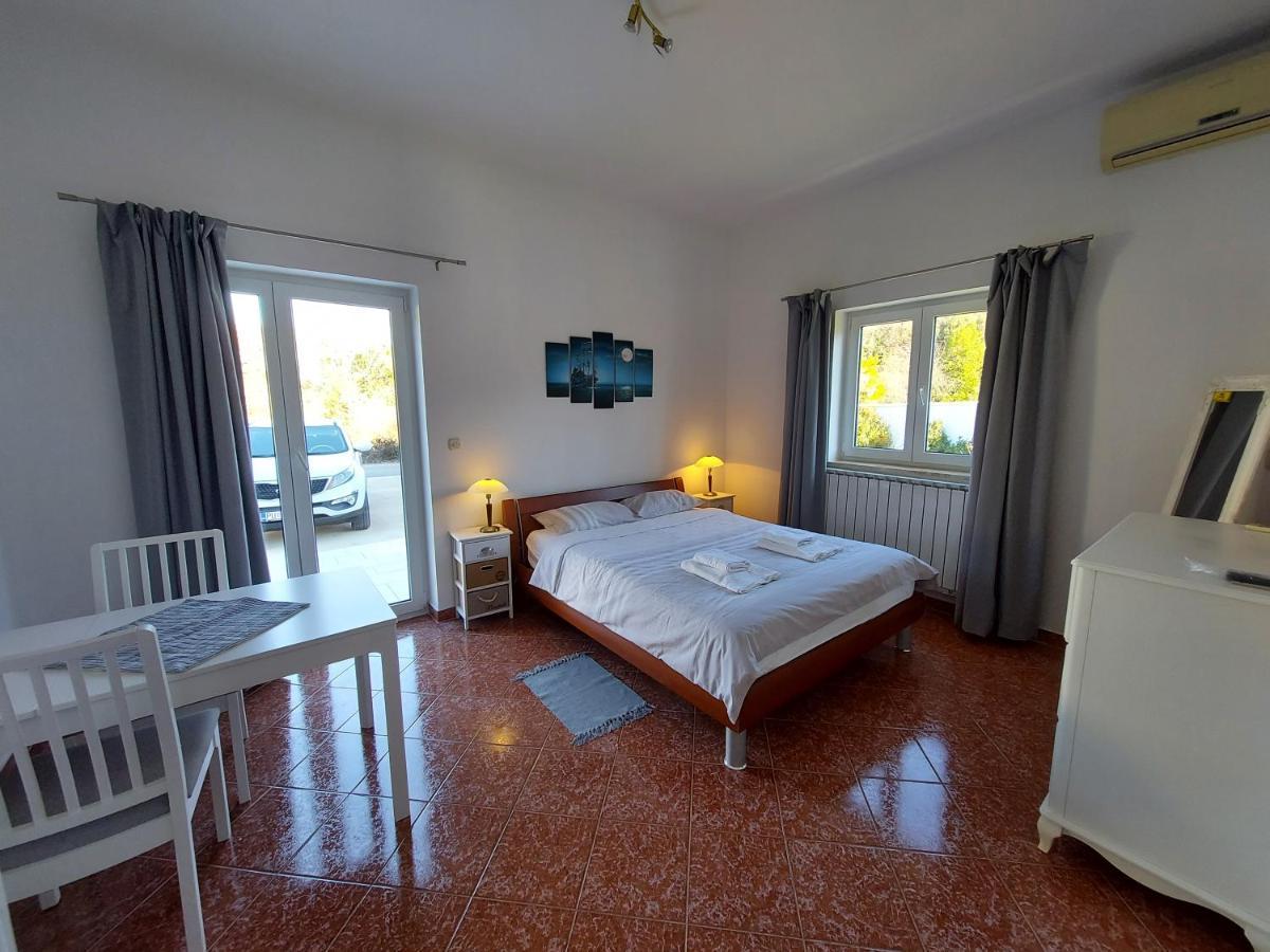 Soline Ada Apartment Pjescana Uvala Exterior photo