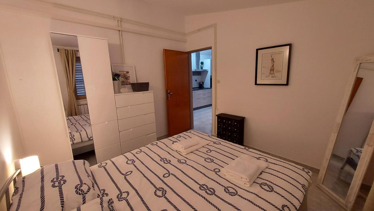Soline Ada Apartment Pjescana Uvala Exterior photo