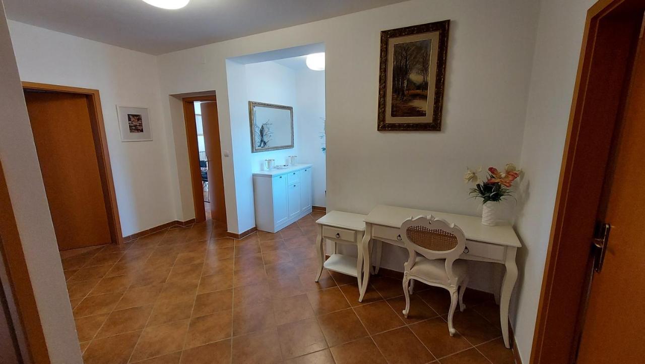 Soline Ada Apartment Pjescana Uvala Exterior photo