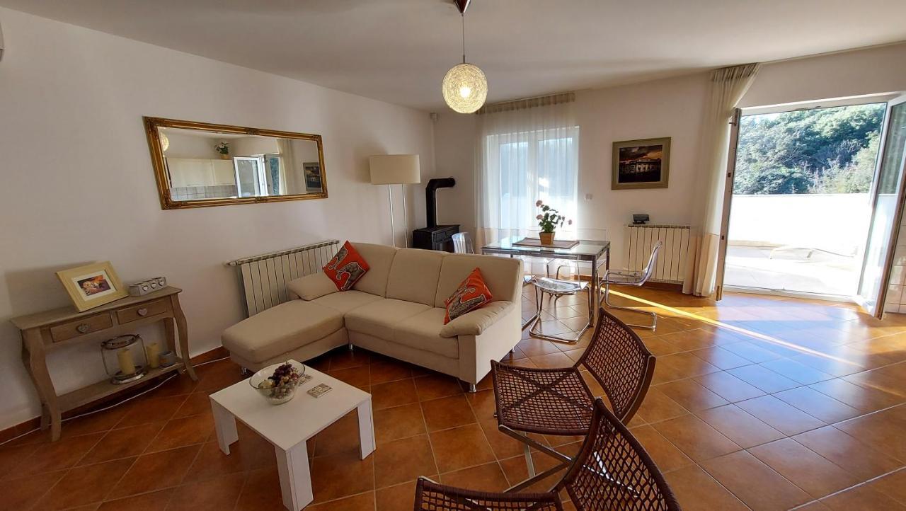Soline Ada Apartment Pjescana Uvala Exterior photo