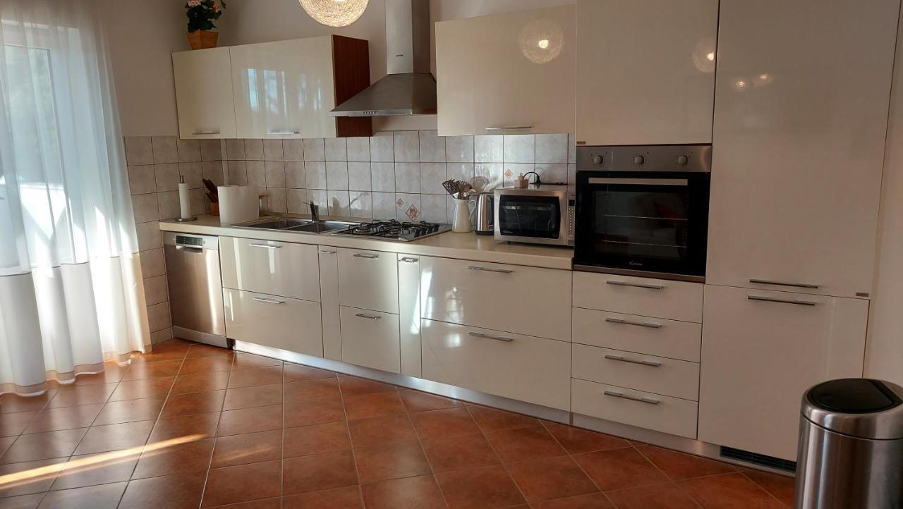 Soline Ada Apartment Pjescana Uvala Exterior photo